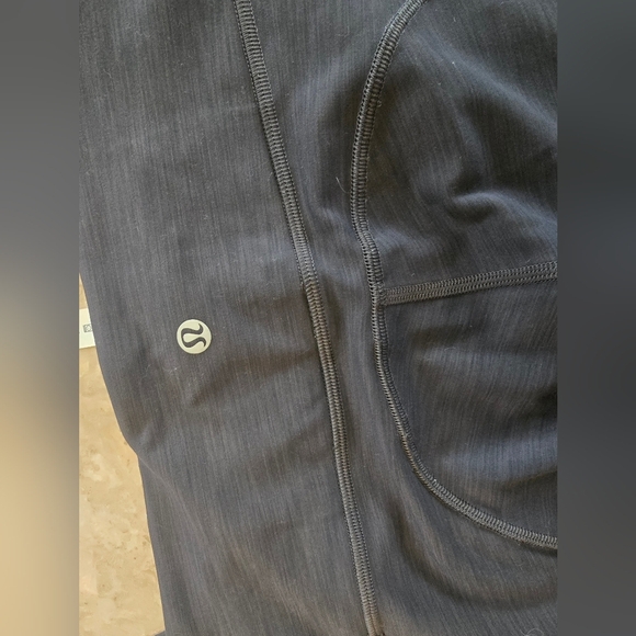 Lululemon Dark Grey Legginings Sz 4 - Picture 3 of 3